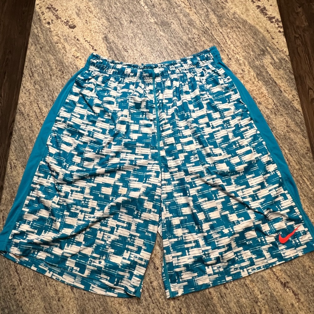 NIKE DRI-FIT SHORTS